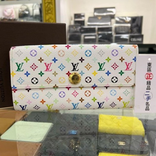 東區正精品㊣LOUIS VUITTON LV SARAH M93477 近全新白彩內粉紅色金釦釦子長夾 RZ5860-0