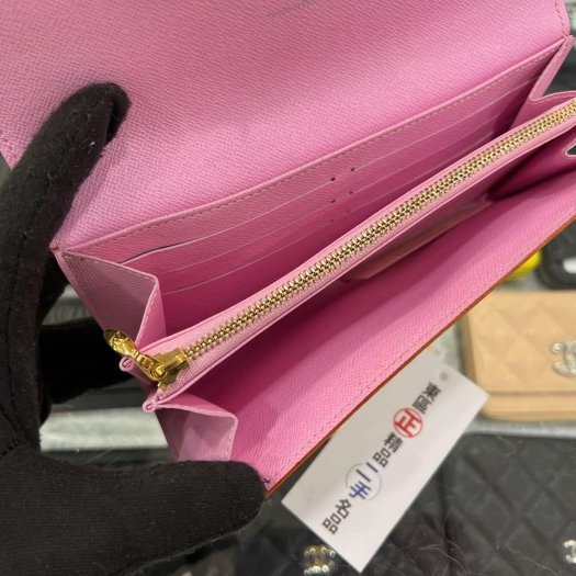 東區正精品㊣LOUIS VUITTON LV SARAH M93477 近全新白彩內粉紅色金釦釦子長夾 RZ5860-4