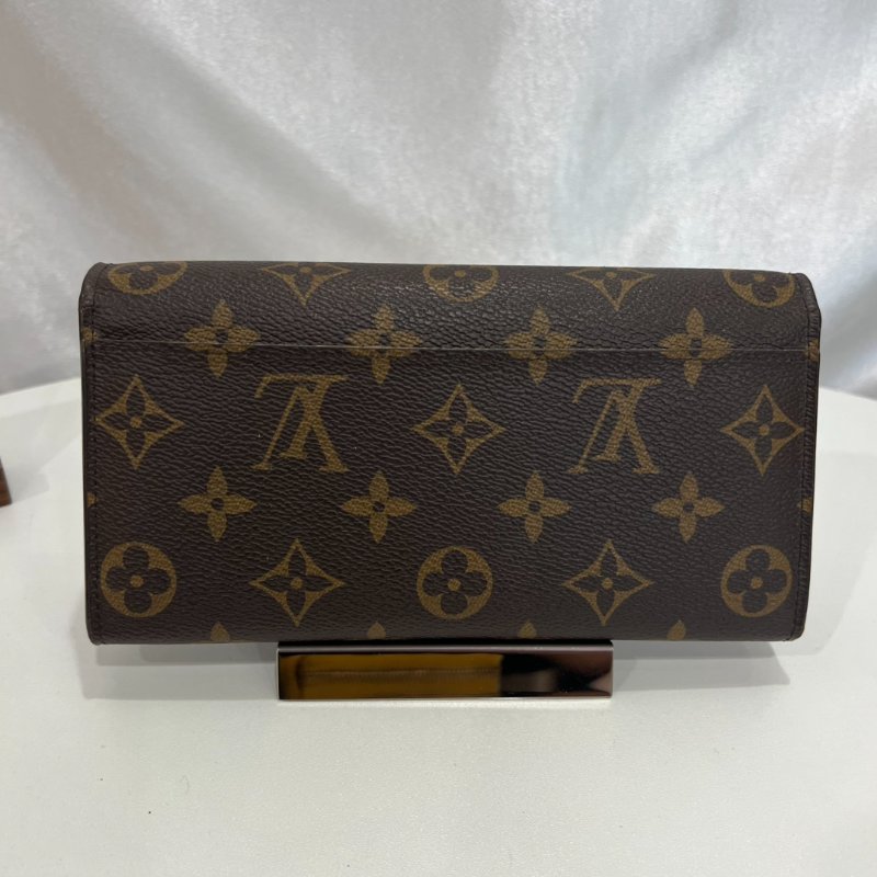 LV M62234 老花拼玫紅SARAH長夾-1