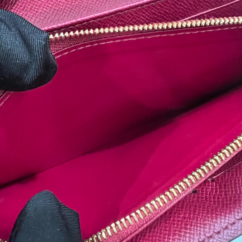 LV M62234 老花拼玫紅SARAH長夾-6