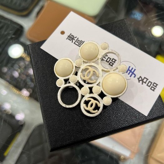 東區正精品㊣CHANEL A31361 香奈兒米白色雙C LOGO圈圈胸別針 vintage RZ5891-3