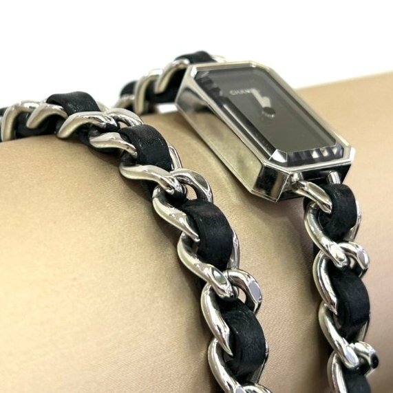 CHANEL黑銀雙圈鍊首映錶-1