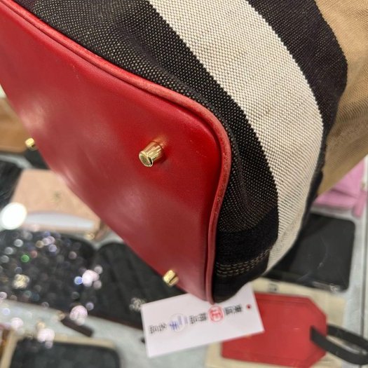 東區正精品㊣BURBERRY 3945742 經典格紋棉麻紅色皮革手提包斜背包水桶包 RZ5882-6