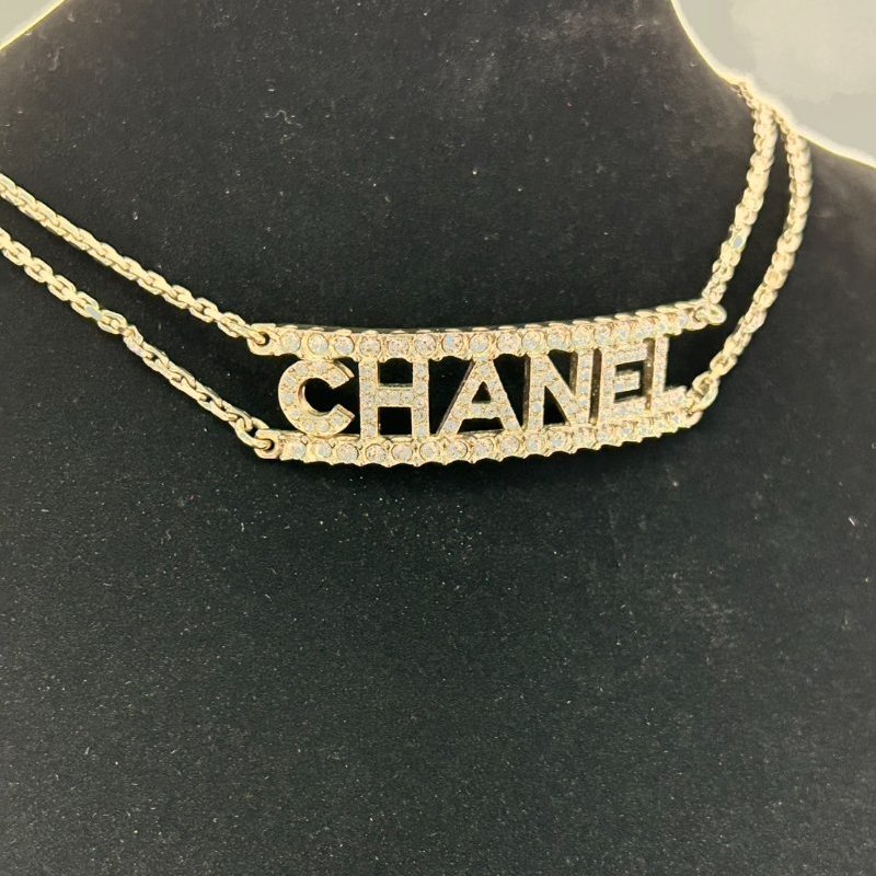 CHANEL金水鑽排字Logo 頸鍊-3