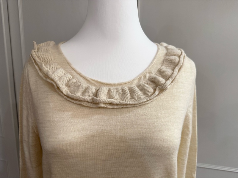 小瑕廉售!專櫃正品 LV 路易威登米色 領圍長袖毛衣 M-1