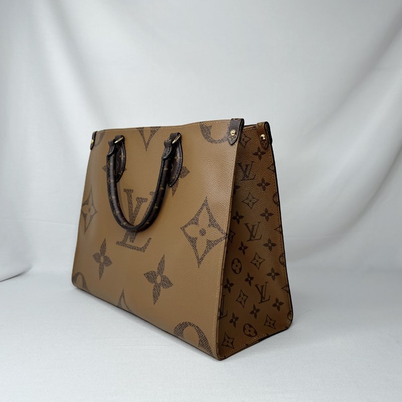 LV OnTheGo MM雙色托特包-3