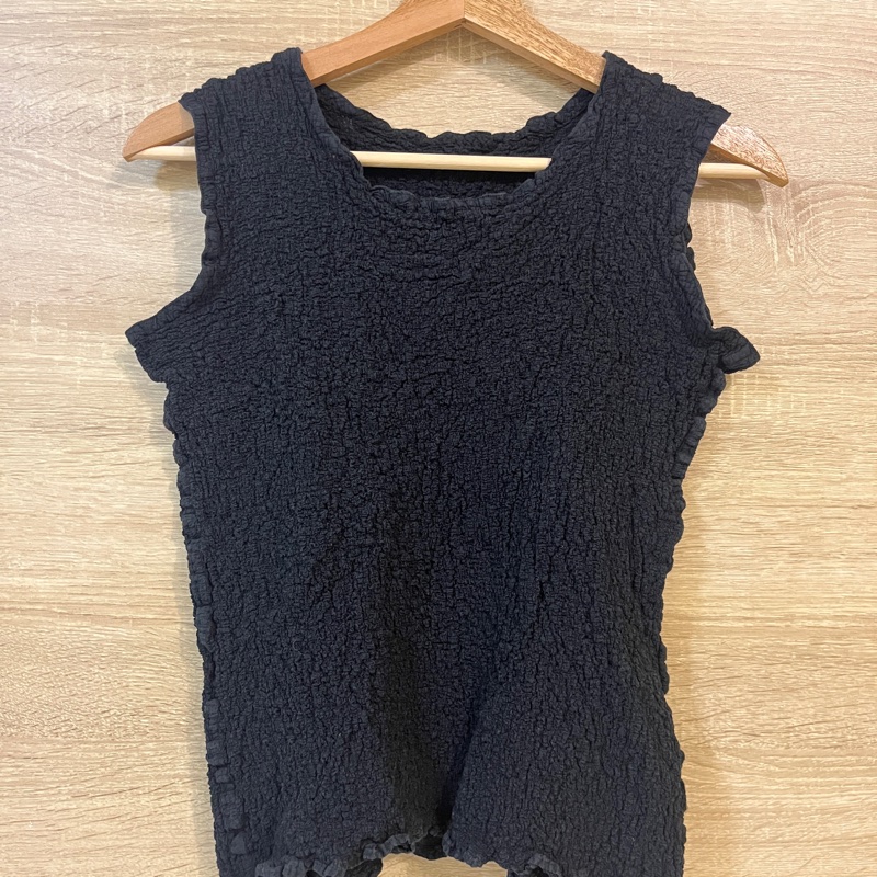 三宅一生 me ISSEY MIYAKE 經典款花椰菜背心、黑色背心、無袖上衣|二手九成新-0