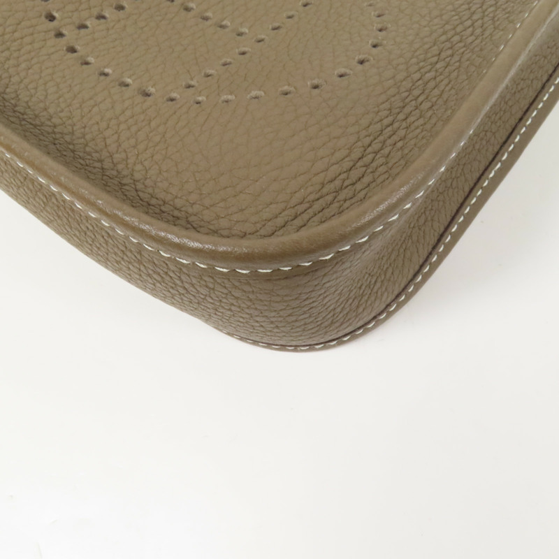HERMES Clemence皮革Evelyne TPM金扣肩背袋Etoupe-11