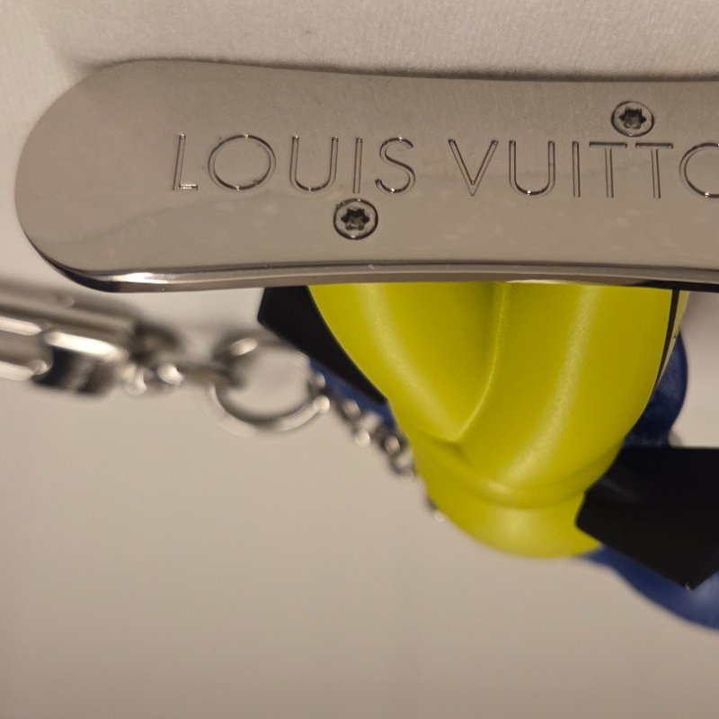 聖誕禮物/ 此價只今天, 閒置未使用～ LV 路易威登louis vuitton Vivienne薇薇安吉祥物公仔滑雪鑰匙圈/ 吊飾/ 公仔擺飾-8