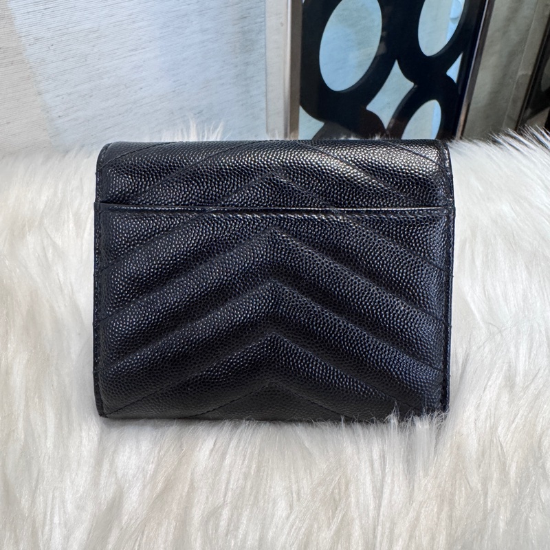 YSL 黑魚子醬銀釦三折短夾-1