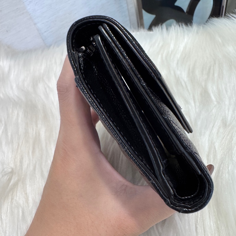 YSL 黑魚子醬銀釦三折短夾-2