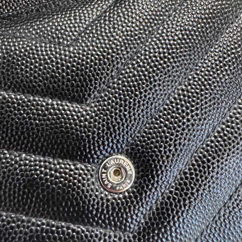 YSL 黑魚子醬銀釦三折短夾-10