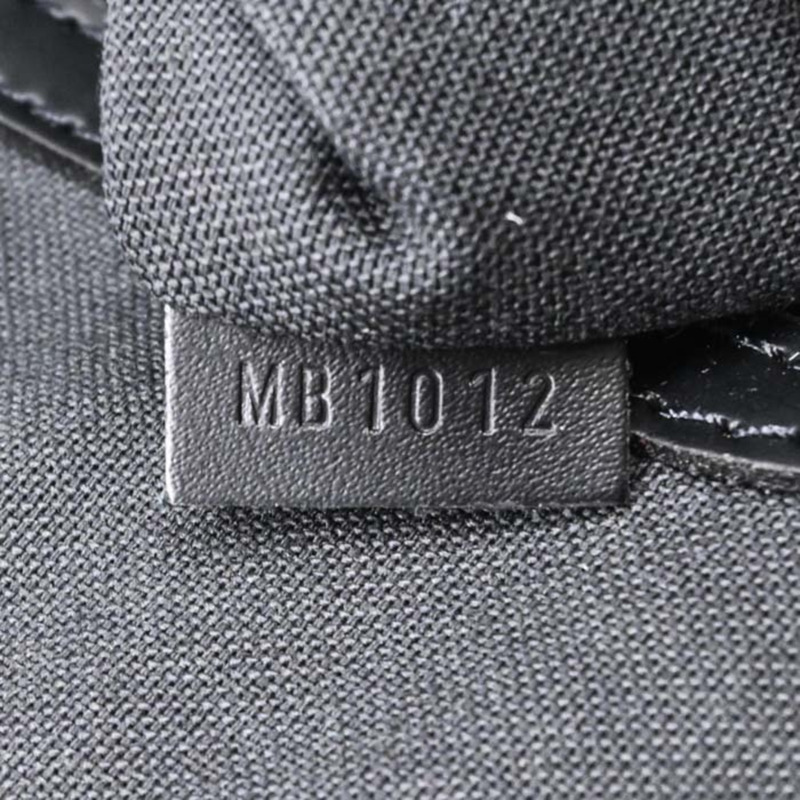 LOUIS VUITTON Taiga Nevsky 單肩包,商務 Ardoise,黑色和苔綠色皮革,M30872-14