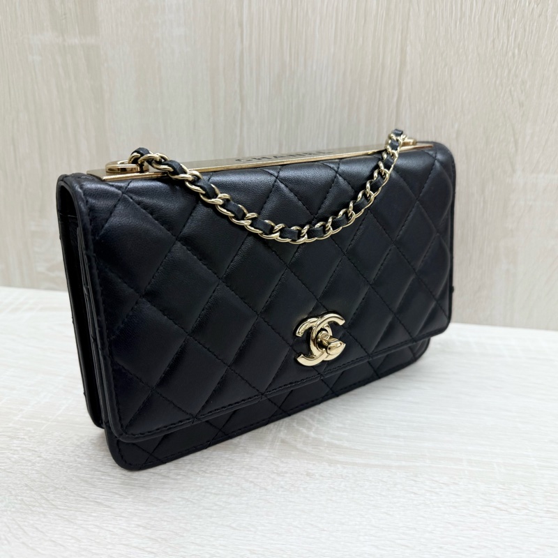 CHANEL黑羊皮淡金釦Trendy CC Woc下蓋小鏈包-4