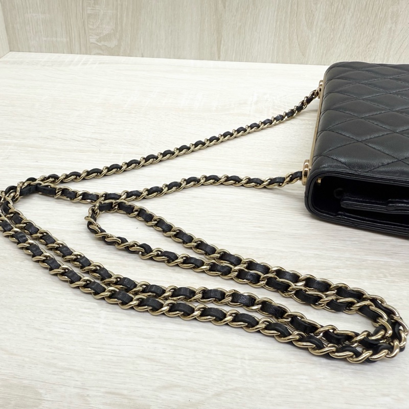 CHANEL黑羊皮淡金釦Trendy CC Woc下蓋小鏈包-20