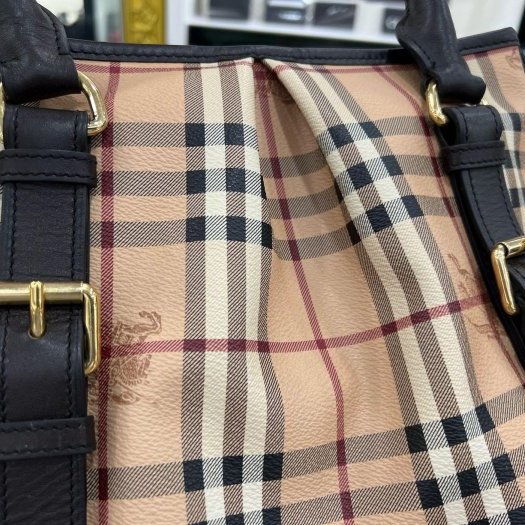 東區正精品㊣BURBERRY 3460067 BURBERRY 經典格紋騎士戰馬拼咖啡色皮革邊抓皺皺折金釦釦式手提包肩背包斜背包 RZ5845-3