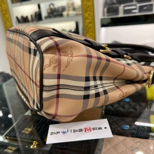 東區正精品㊣BURBERRY 3460067 BURBERRY 經典格紋騎士戰馬拼咖啡色皮革邊抓皺皺折金釦釦式手提包肩背包斜背包 RZ5845-4