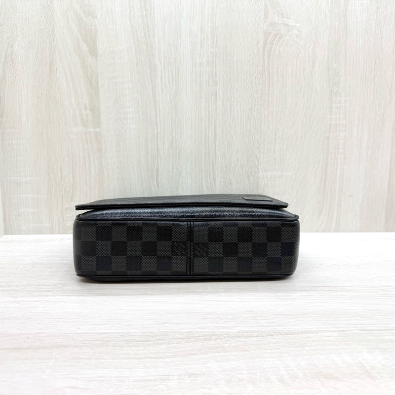 LV黑灰棋盤格帆布District PM郵差包N42710-5