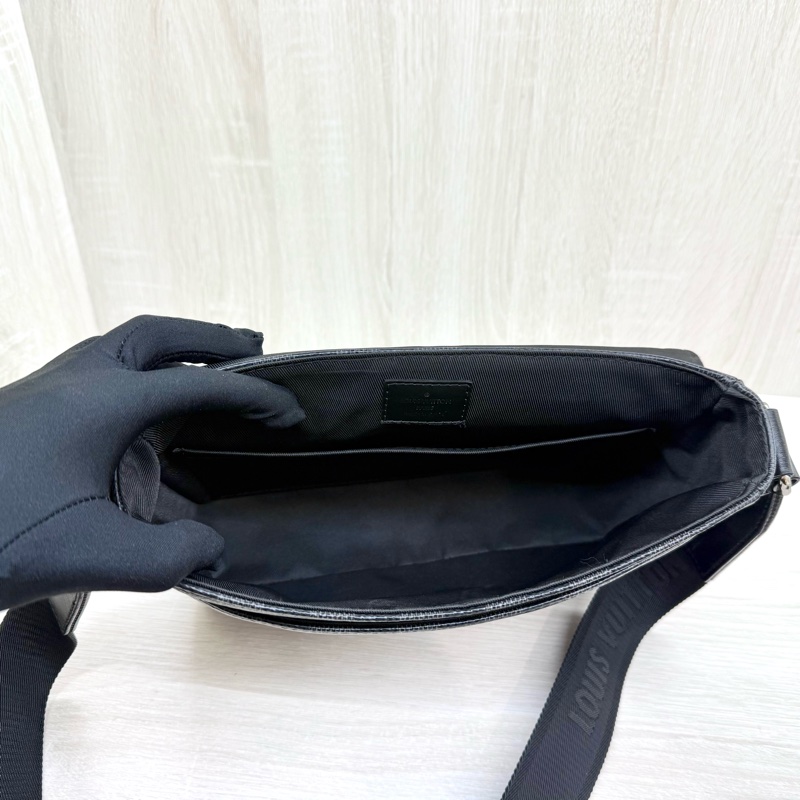 LV黑灰棋盤格帆布District PM郵差包N42710-6