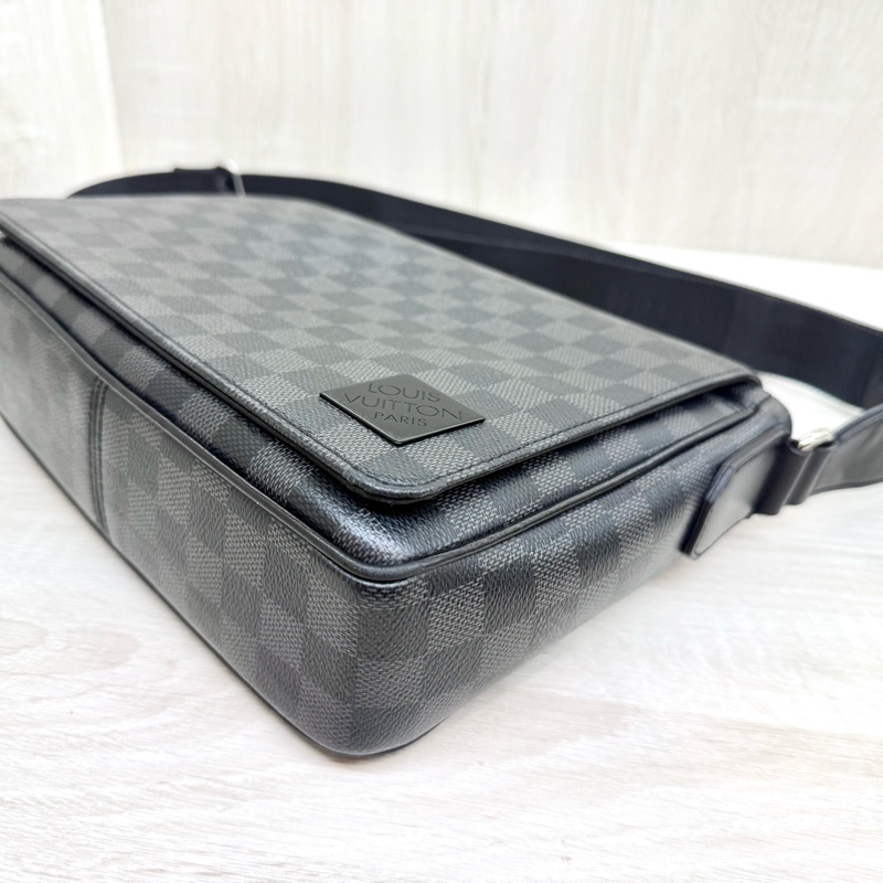 LV黑灰棋盤格帆布District PM郵差包N42710-10