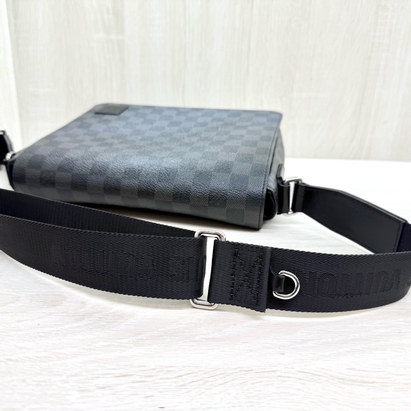 LV黑灰棋盤格帆布District PM郵差包N42710-15