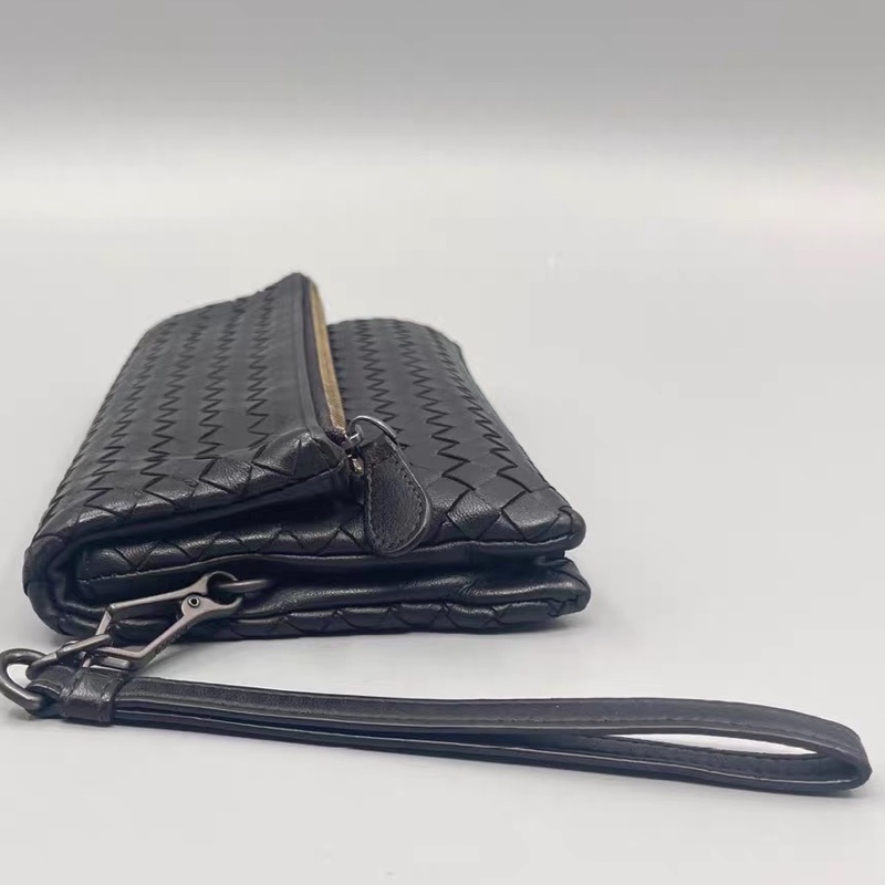 Bottega Veneta BV 全皮鞭隻手拿包 黑-3