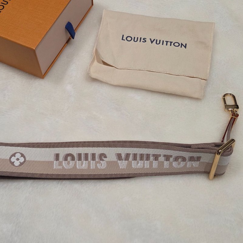 禮物～ LV 路易威登LOUIS VUlTTON米色拼色英文LOGO圖騰可調整式寬背帶/ 肩帶/ 包包配件-4