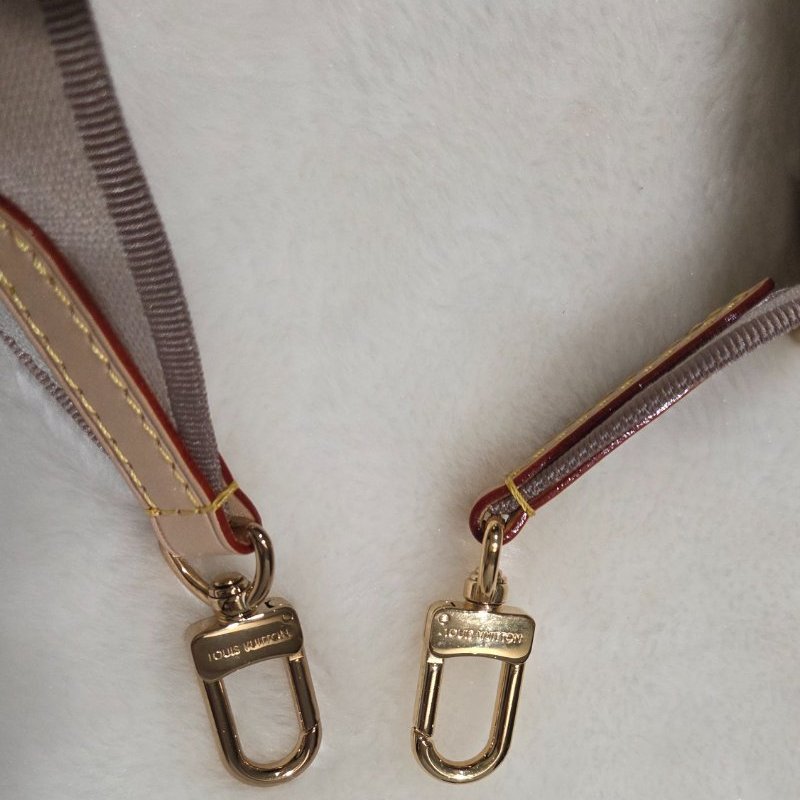 禮物～ LV 路易威登LOUIS VUlTTON米色拼色英文LOGO圖騰可調整式寬背帶/ 肩帶/ 包包配件-7