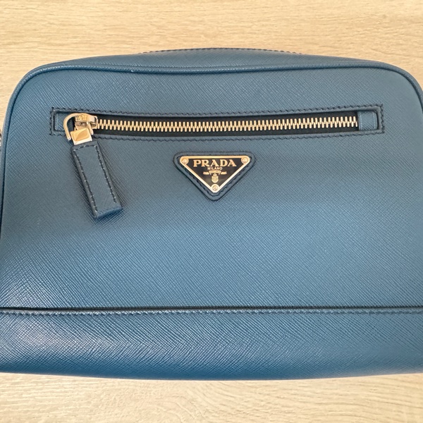 PRADA SAFFIANO TRAVEL 肩背包斜背包 2VH063 皮革藍色 男款-5