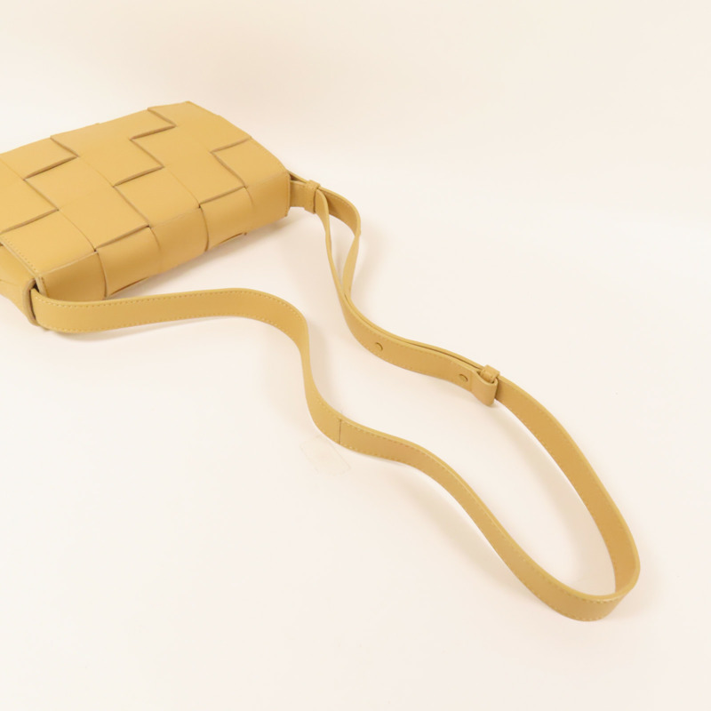 BOTTEGA VENETA 羊皮皮革Cassette肩背袋-8