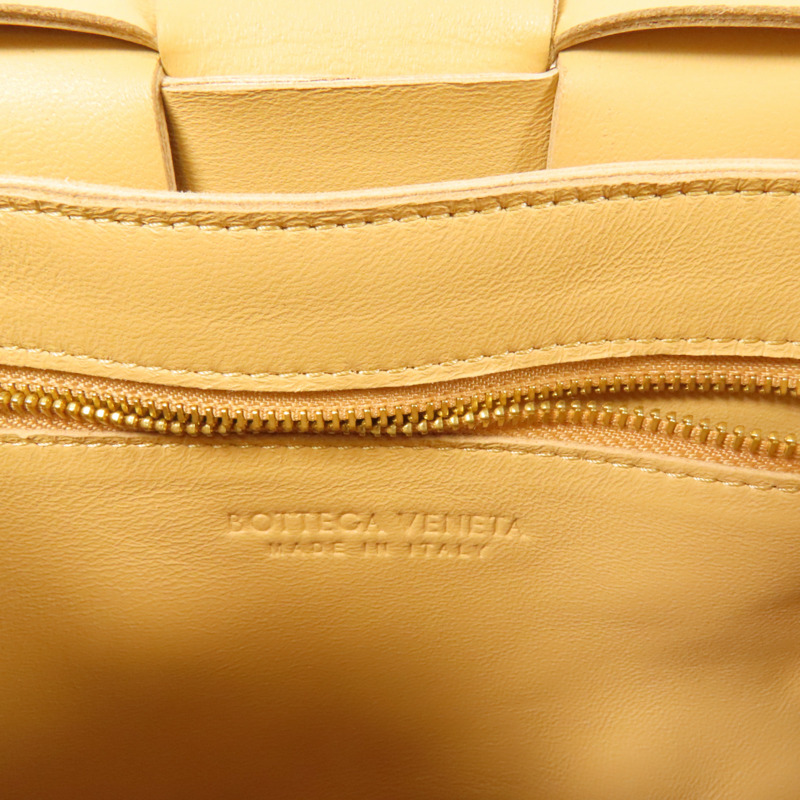 BOTTEGA VENETA 羊皮皮革Cassette肩背袋-10