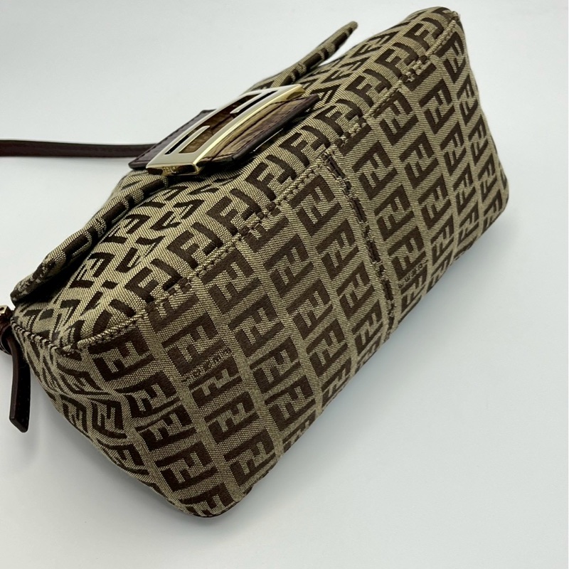 🏷️ Fendi mini 法棍-9