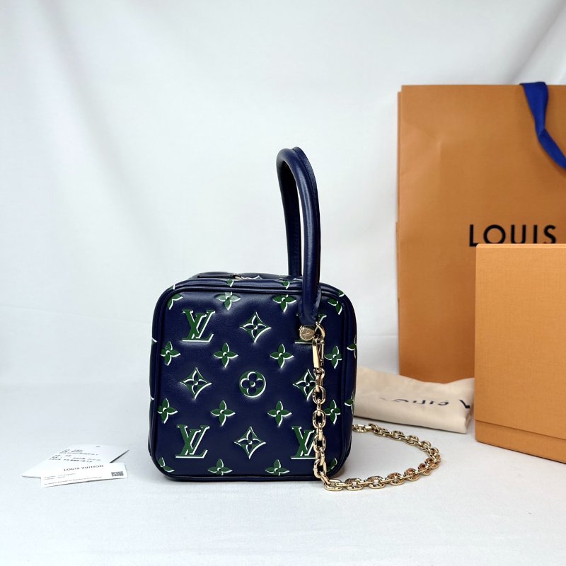 LV Square藍綠羊皮骰子包-0