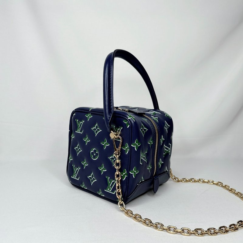 LV Square藍綠羊皮骰子包-3