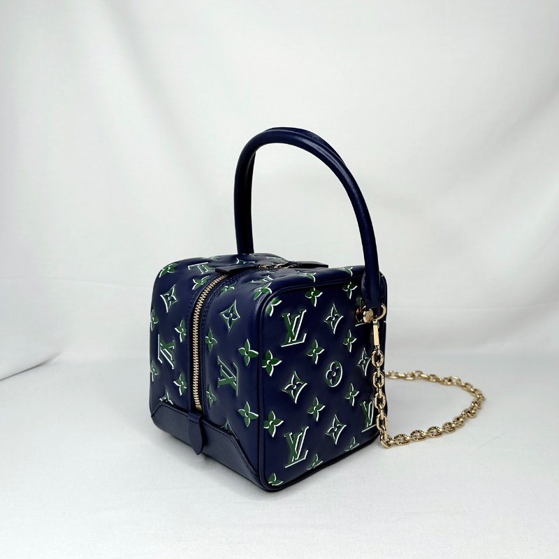 LV Square藍綠羊皮骰子包-4