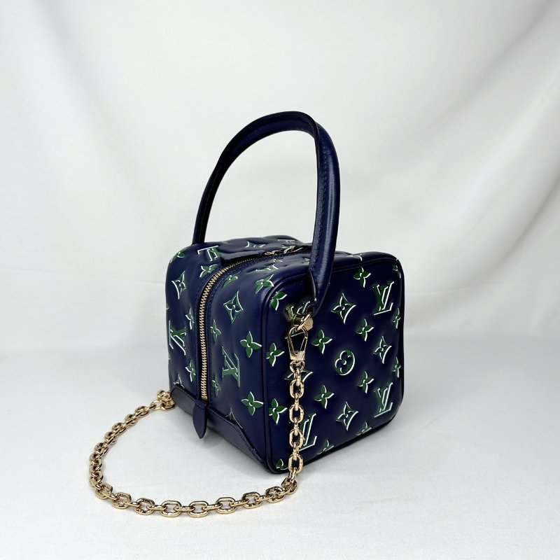 LV Square藍綠羊皮骰子包-6