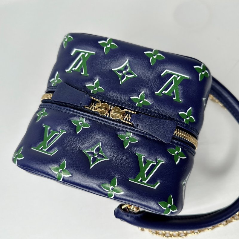 LV Square藍綠羊皮骰子包-7