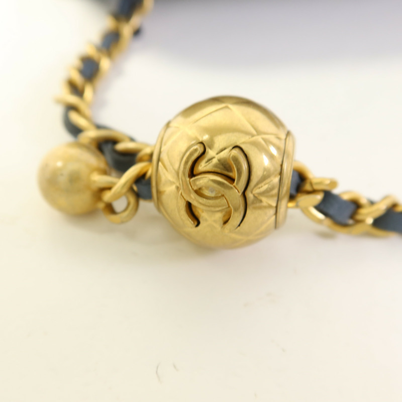 CHANEL 羊皮皮革Vanity Case金扣鏈帶肩背袋-9