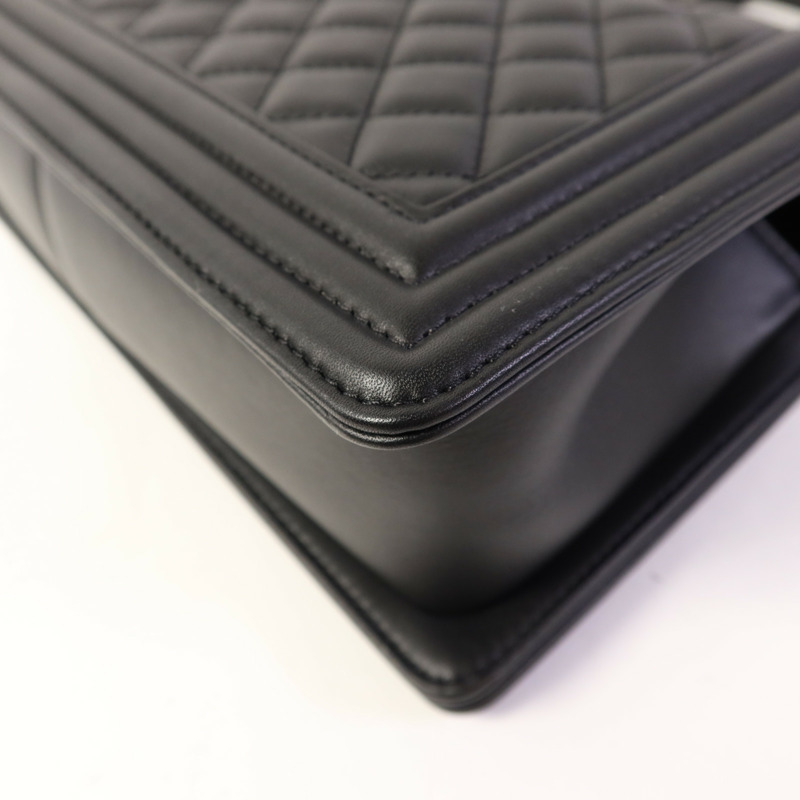 CHANEL 牛皮皮革Boy 25鏈帶肩背袋-13