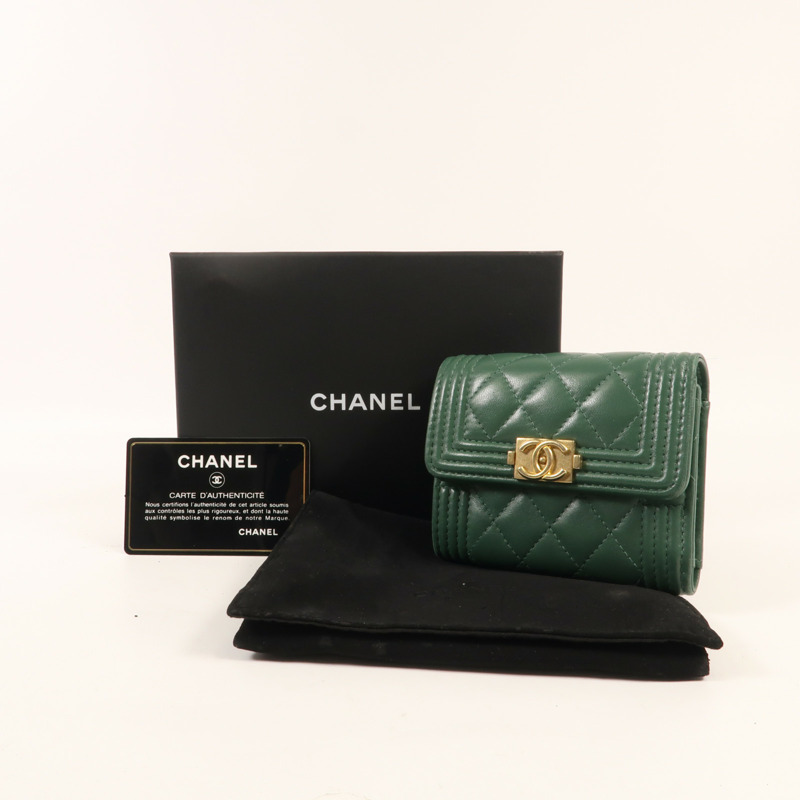 CHANEL 羊皮皮革Boy Chanel Three-fold Wallet金扣錢包-14