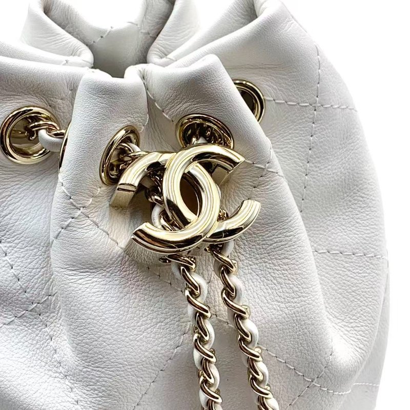 CHANEL 24c菱格紋小羊皮小水桶 白色金扣 BACK PACK-3