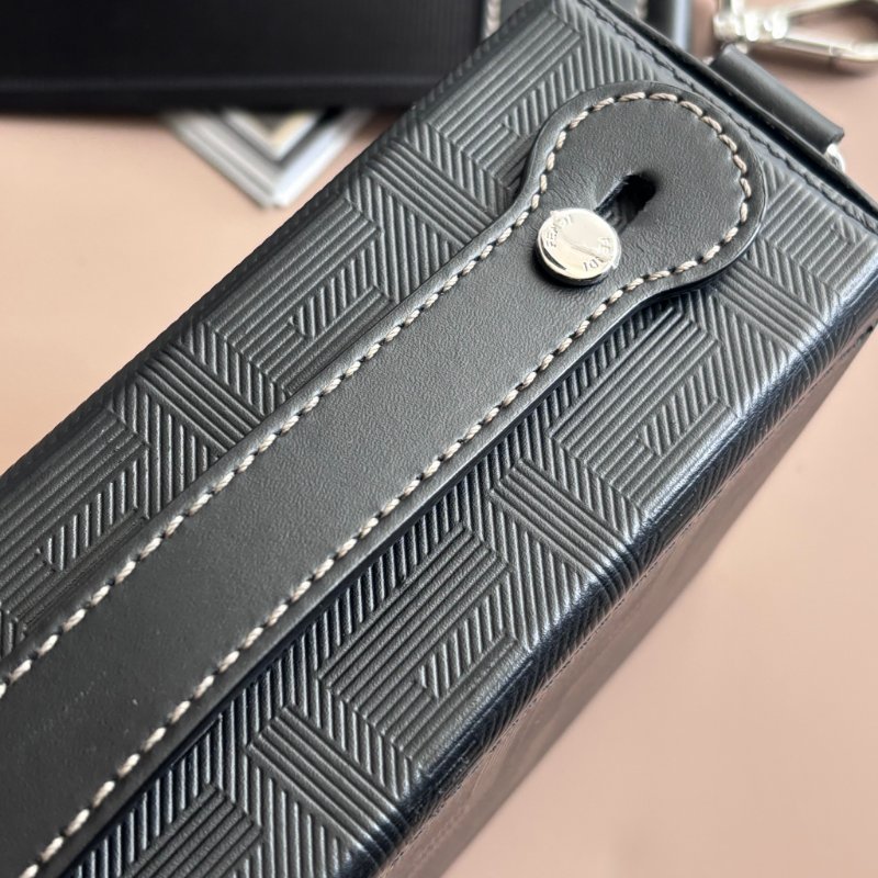 ::FENDI:: Baguette Soft Trunk 黑色皮革手拿包 斜背包 箱型包-18