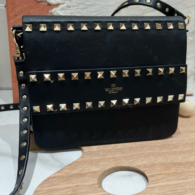 Valentino Garavani Rockstud Small Crossbody Bag(藍黑-2