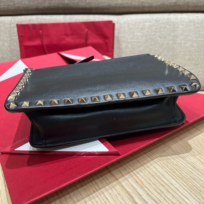 Valentino Garavani Rockstud Small Crossbody Bag(藍黑-9