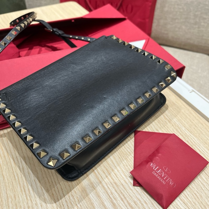 Valentino Garavani Rockstud Small Crossbody Bag(藍黑-14