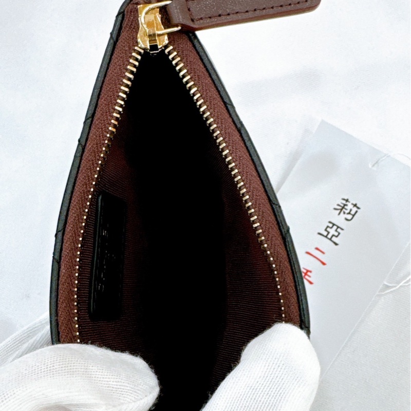 莉亞精品♡ 2.55ㄧ字零錢包 近新美品-8