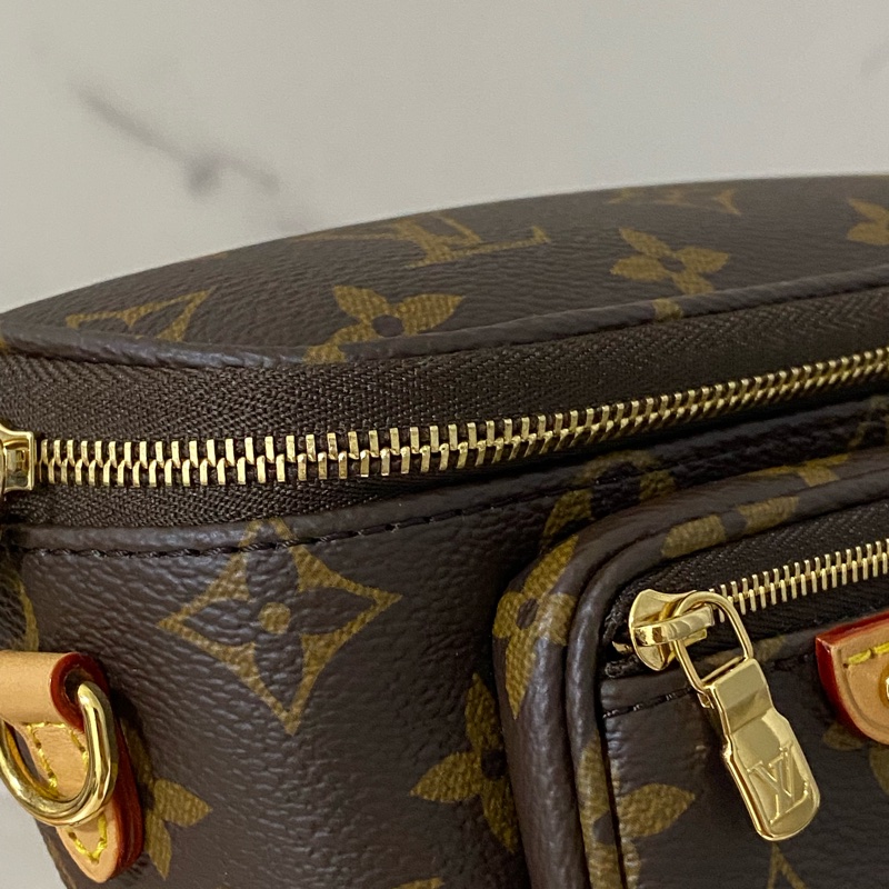 LV Mini Bumbag M82335 全新閑置品 購證正本-12