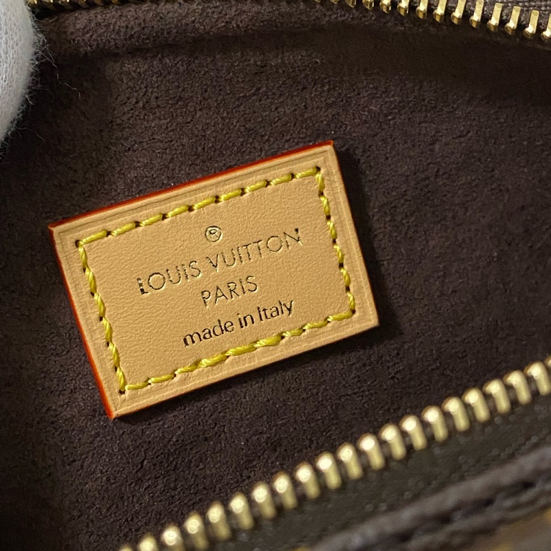 LV Mini Bumbag M82335 全新閑置品 購證正本-18