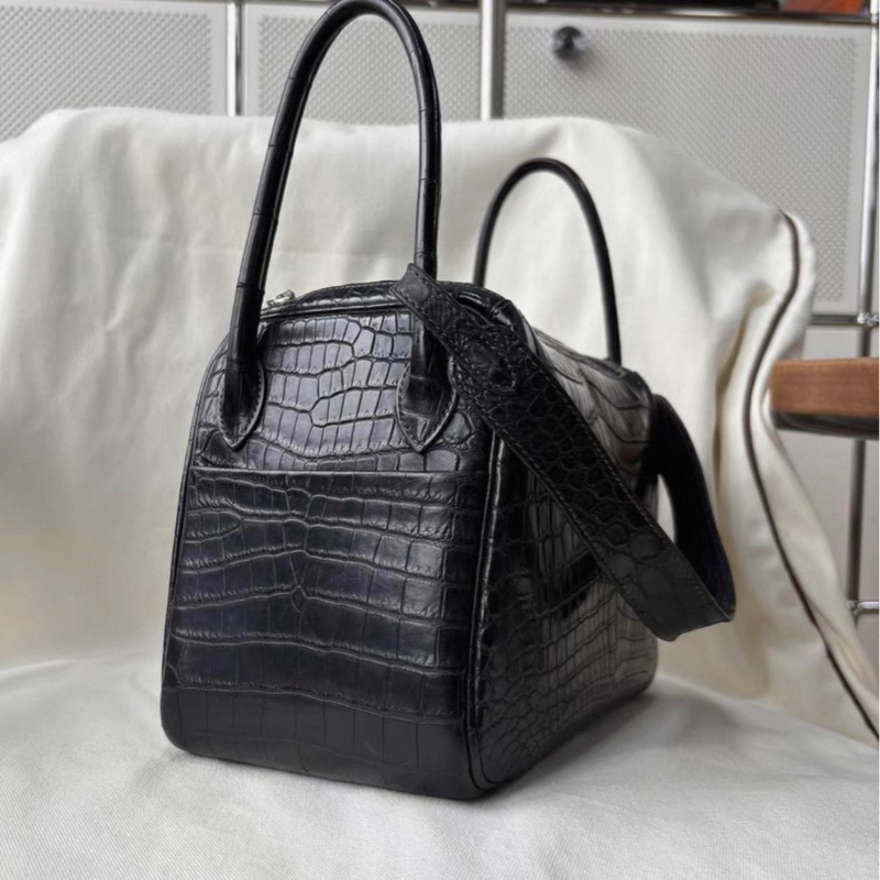 Hermes 愛馬仕 Lindy26 兩點鰐魚 深海藍霧面銀扣 T刻 鱷魚皮革紋路很對稱很美麗-3