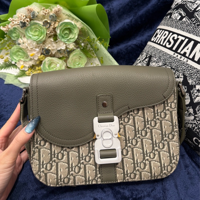 Dior Saddle 皮革馬鞍設計綠色老花側背包/郵差包-0
